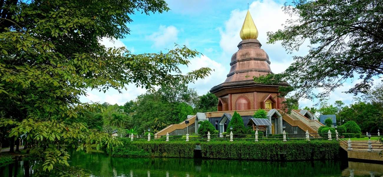 Glamour Thailand Trio: Cabaret, Cruise & Coast